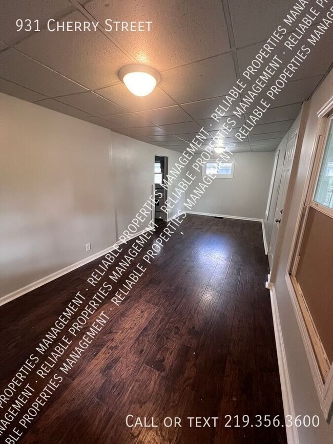 Building Photo - 931 Cherry St