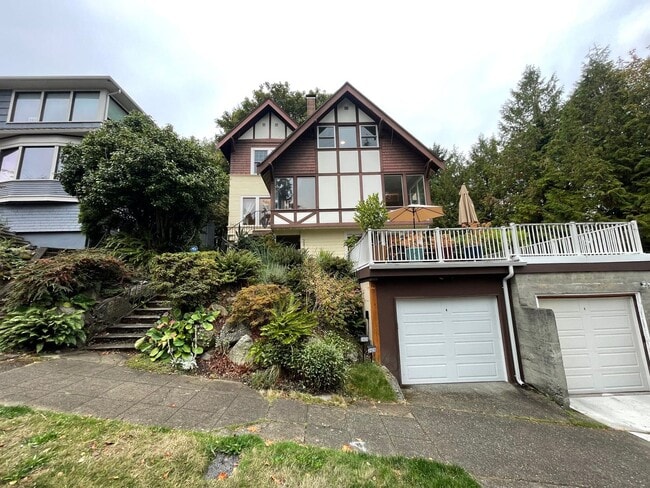 Primary Photo - Elegant 4BR 2.5Bath Home with Fenced Yard & Garage Across from Seattle Prep**one month FREE rent**