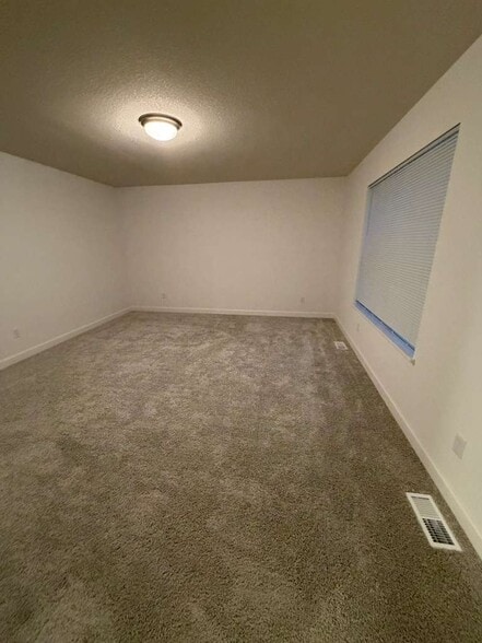 Building Photo - 10604 Heron Ave S