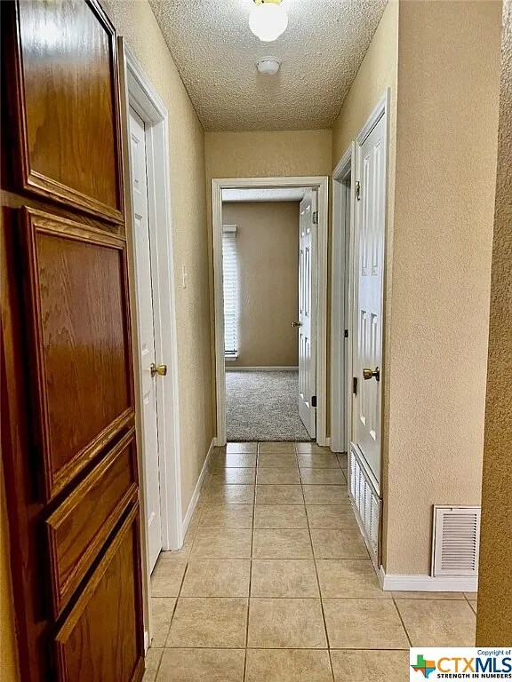 Building Photo - 901 Kelso Dr