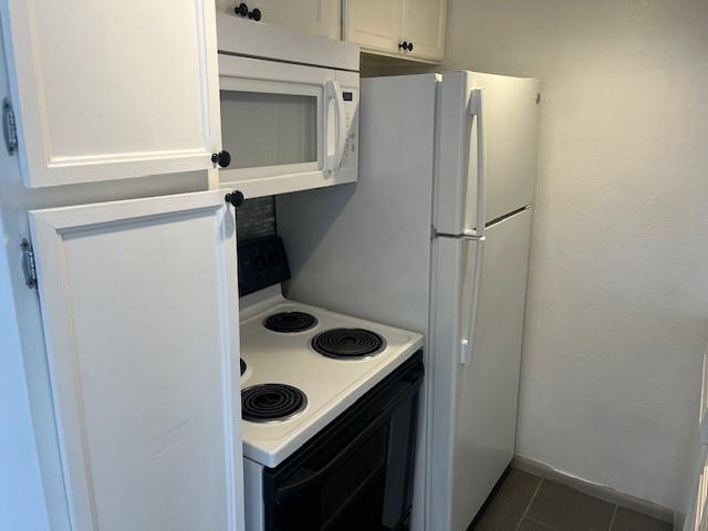 Building Photo - 2800 Douglas Ave