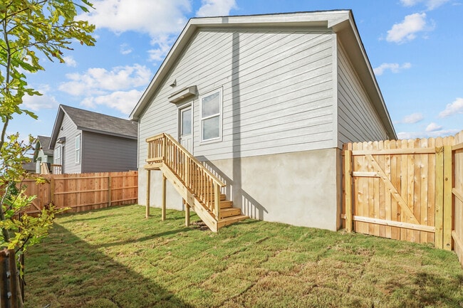 Building Photo - 13931 Wool Pk