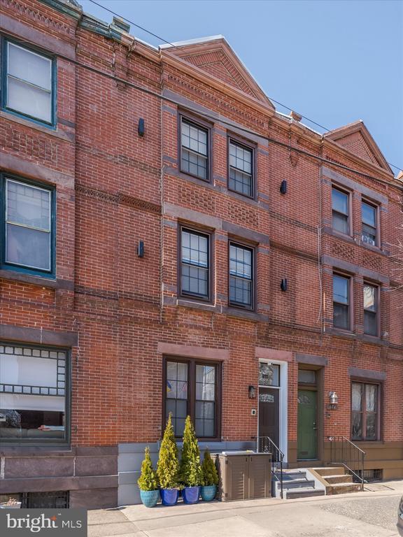 Building Photo - 672 N 19th St