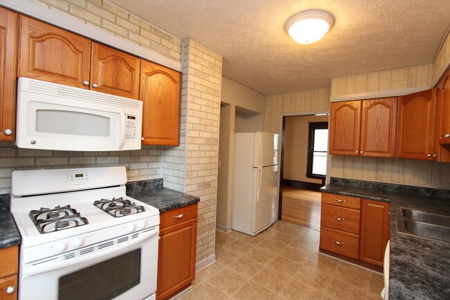 Building Photo - 1430 Sherman St SE