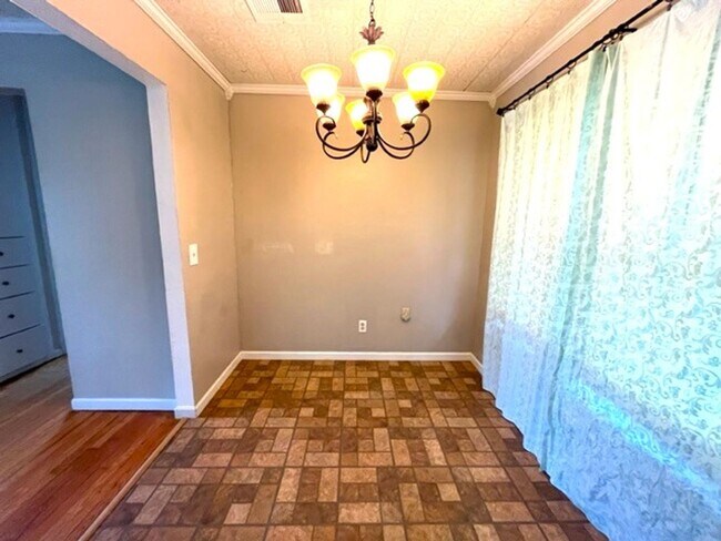 Building Photo - 2816 Orlando Rd