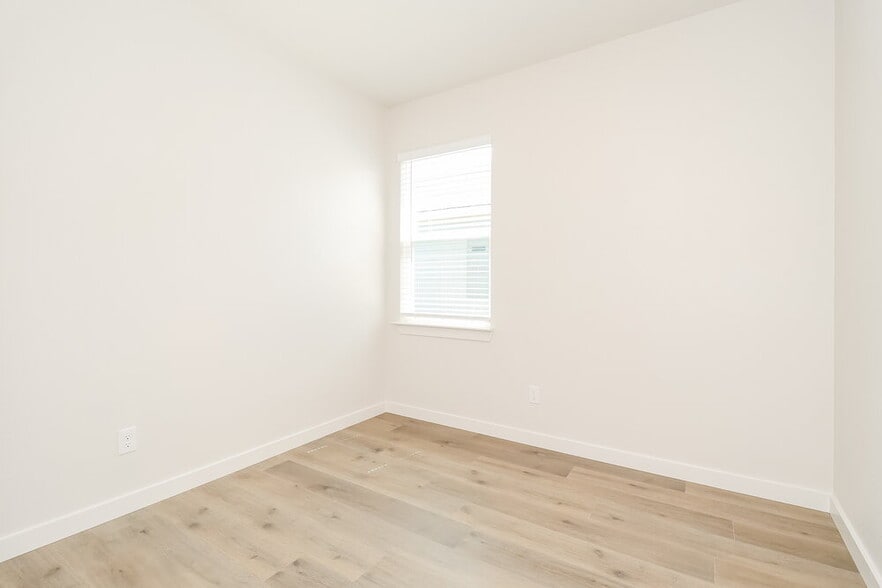 Building Photo - 1508 Harvester Dr
