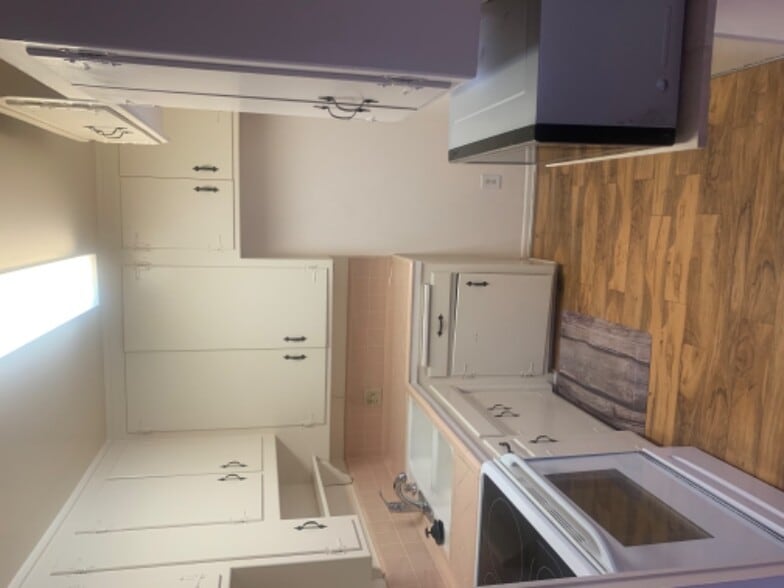 Building Photo - 18332 Superior St