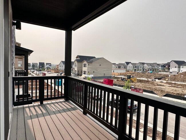 Building Photo - Luxury 3 Bedroom Townhome in the Heart of ...