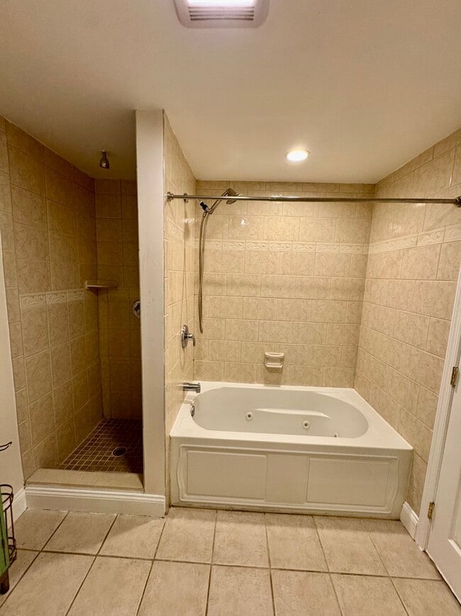 Building Photo - Charming 2-Bedroom Home in Fishtown/Olde R...