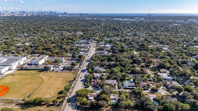 Building Photo - 5626 SW 69th Ave