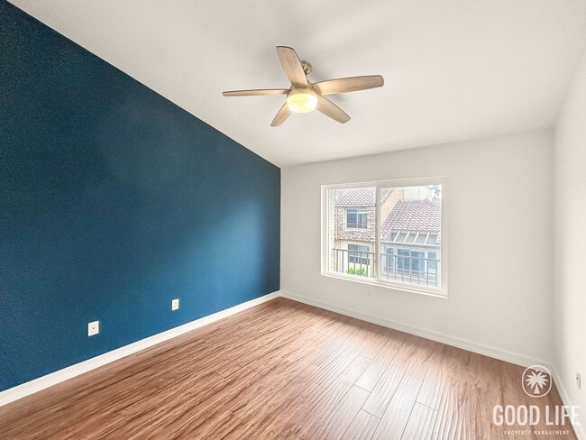 Building Photo - Beautiful 2BD/ 2BA W/ Reserved Parking in ...