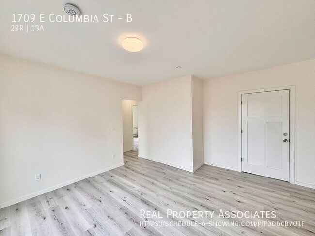 Building Photo - 1709 E Columbia St