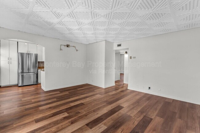 Building Photo - 500 Glenwood Cir