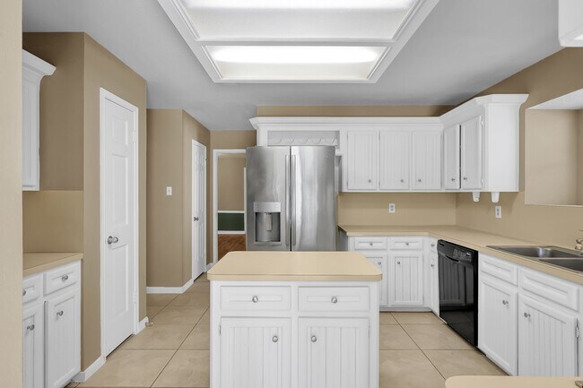 Building Photo - 3519 El James Dr