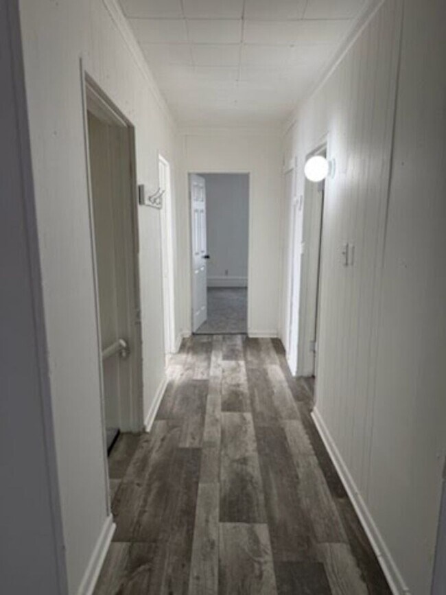 Building Photo - 401 N 5th St