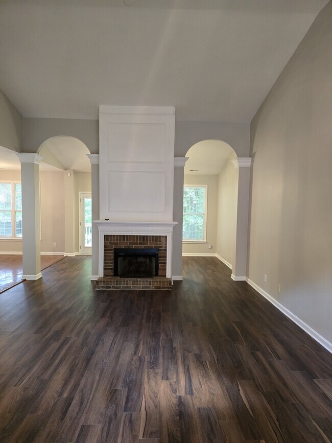 Building Photo - 7803 Harrington Woods Rd