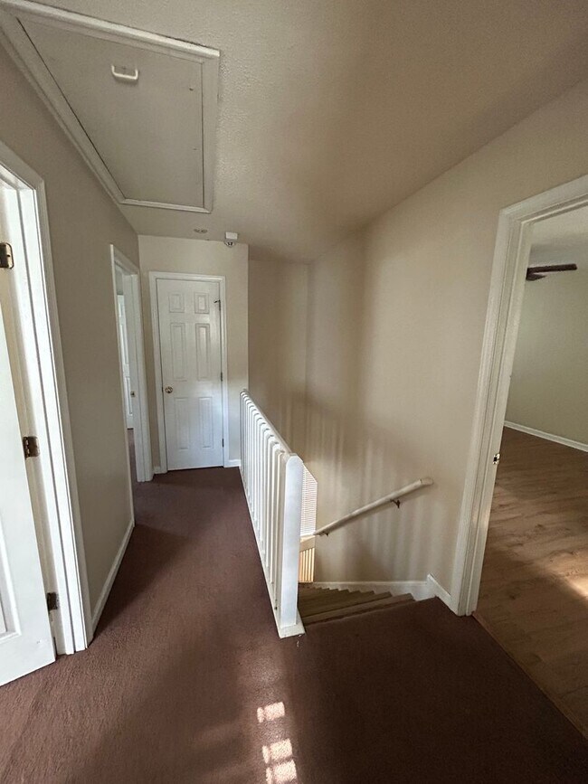 Building Photo - COMING SOON! N Greensboro, 4/2.5 home off of N Church St near Lake Jeanette & I-840