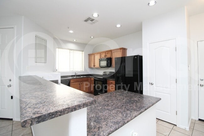 Building Photo - 8147 W Lynwood St