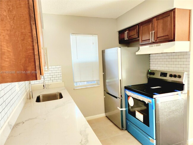 Building Photo - 191 SW 15th St