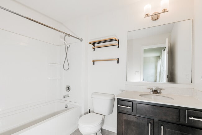 Building Photo - 4446 Monroe Ct