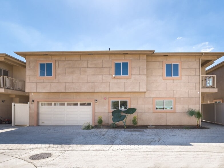 Building Photo - 4952 W 112th St