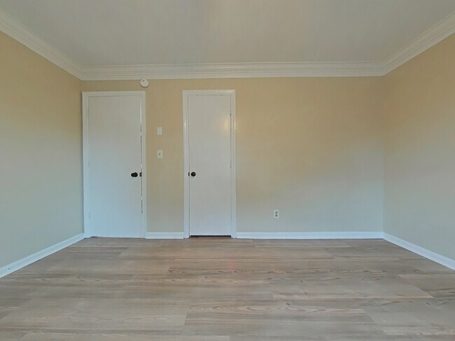 Building Photo - 257 Buckhead Rd