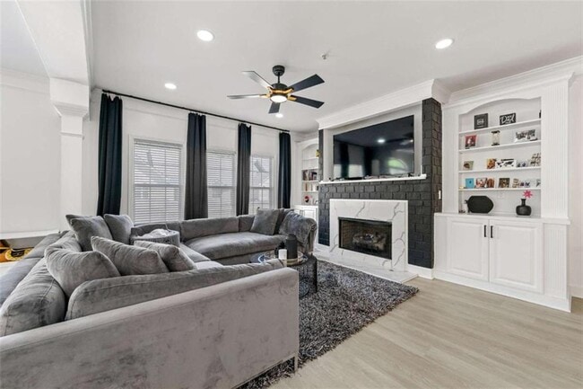 Building Photo - 1501 Glenivy