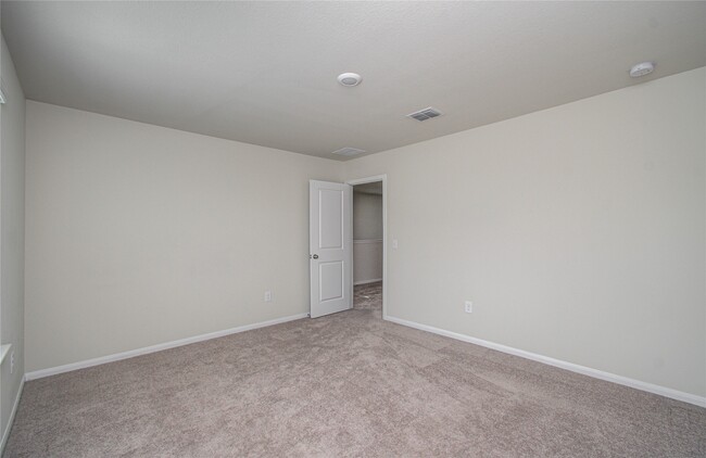 Building Photo - 6315 Lakeview Haven Dr