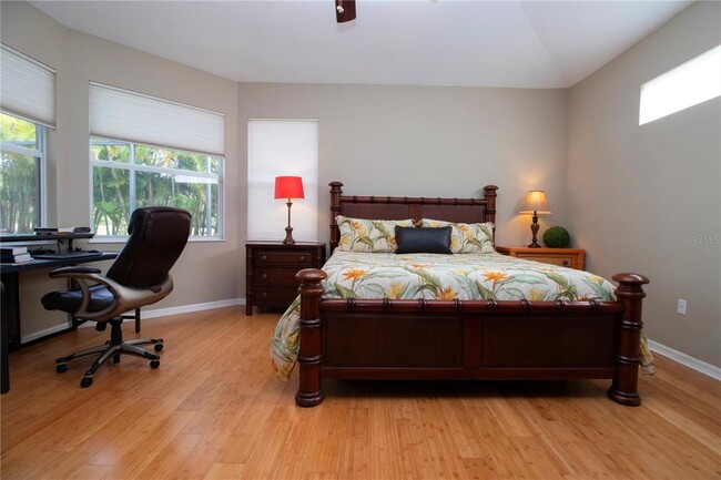 Building Photo - 275 Dahlia Ct