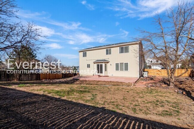 Building Photo - Spacious Home with Fenced Backyard and 2-Car Garage / 4 Bed, 3 Bath  / Voucher Accepted / Coming ...