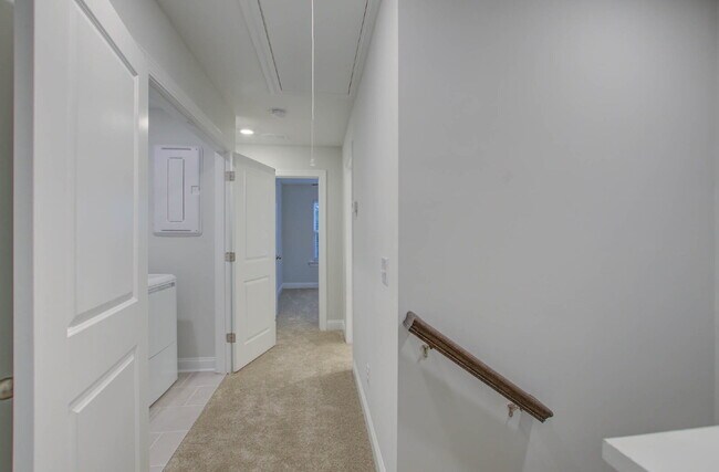 Building Photo - 1237 Tice Ln