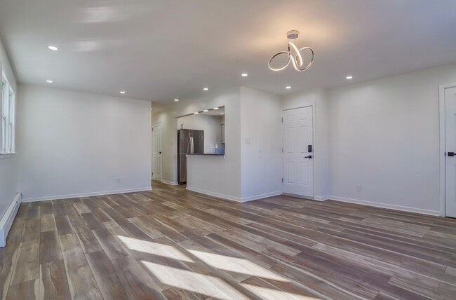 Building Photo - 157 Neptune Ave