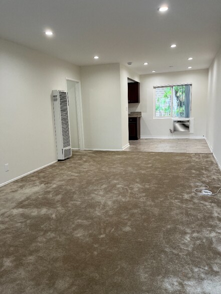Building Photo - 251 N El Molino Ave