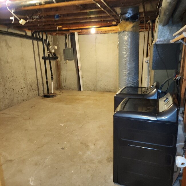 Building Photo - 7512 E 17th St N