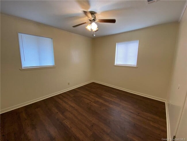 Building Photo - 1421 Cactus Dr