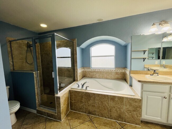 Building Photo - 3 Bedroom Single Family in South Lakeland ...