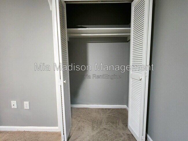 Building Photo - 1531 Marcy Cir