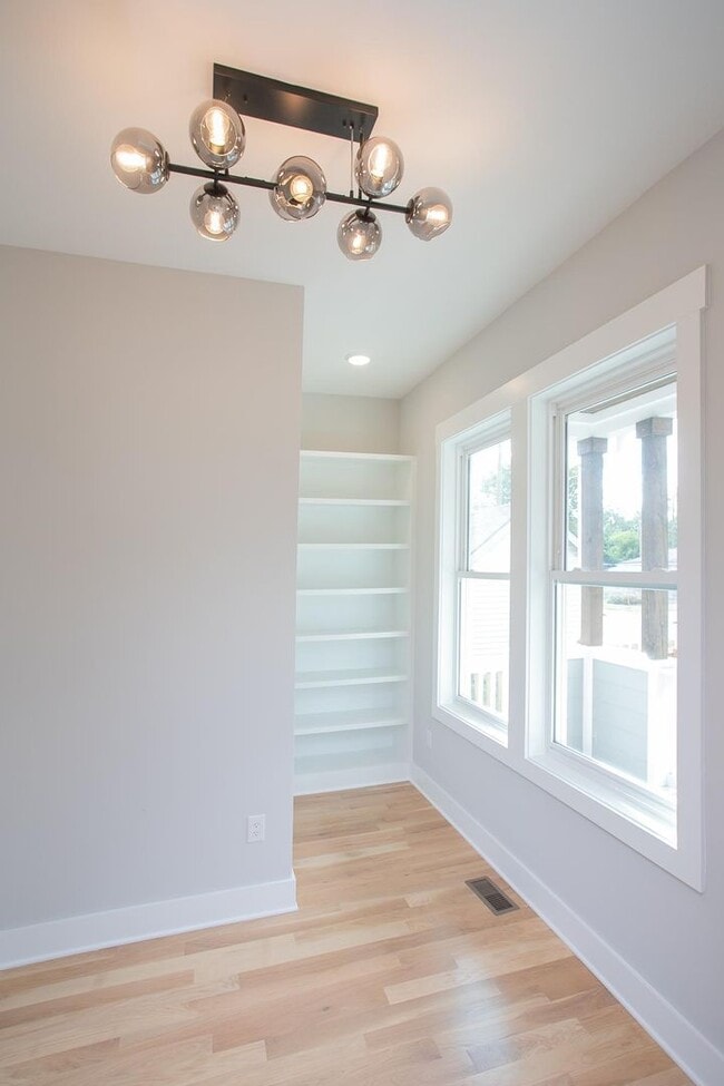 Building Photo - 1611 Century St