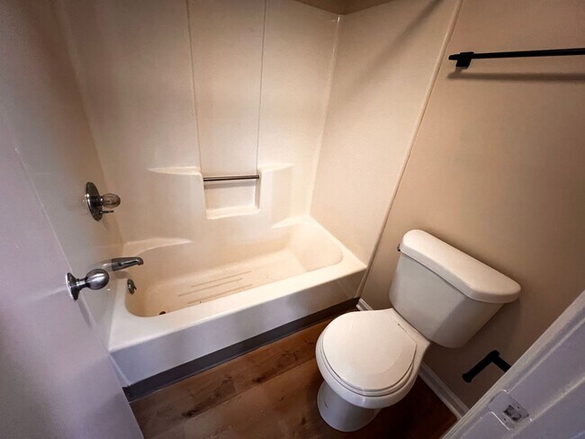 Building Photo - Beautiful, unfurnished studio condo in Myrtle Beach Golf and Yacht. Available now!