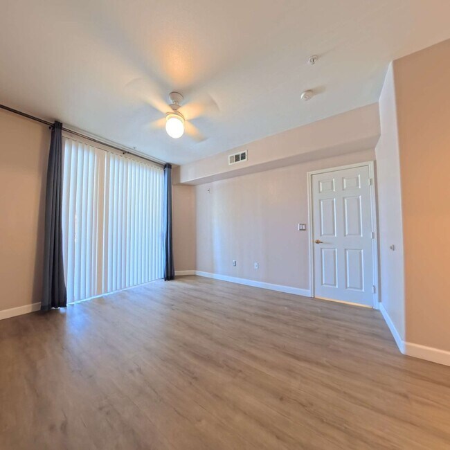 Building Photo - Next To Durango Casino | Gated Community | Laminate Floors | Community Fitness