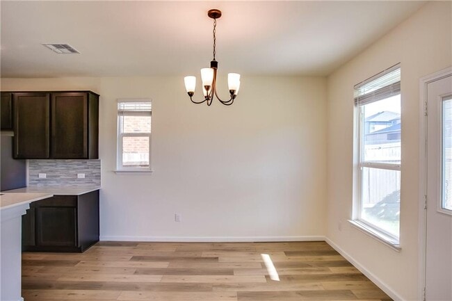 Building Photo - 545 Ayinger Ln
