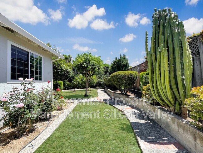 Building Photo - 1806 Blackmore Ct