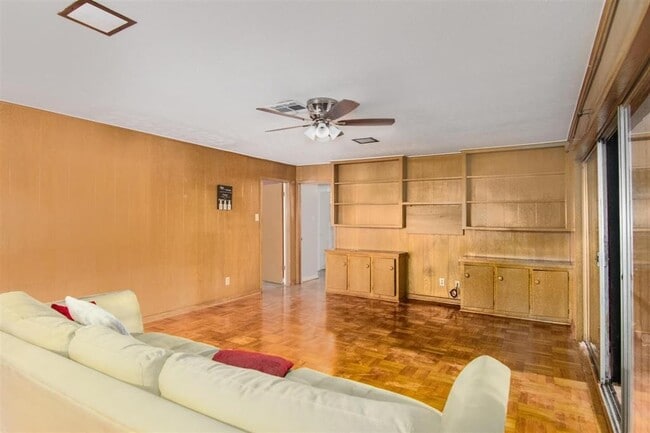 Building Photo - 4015 Mischire Dr