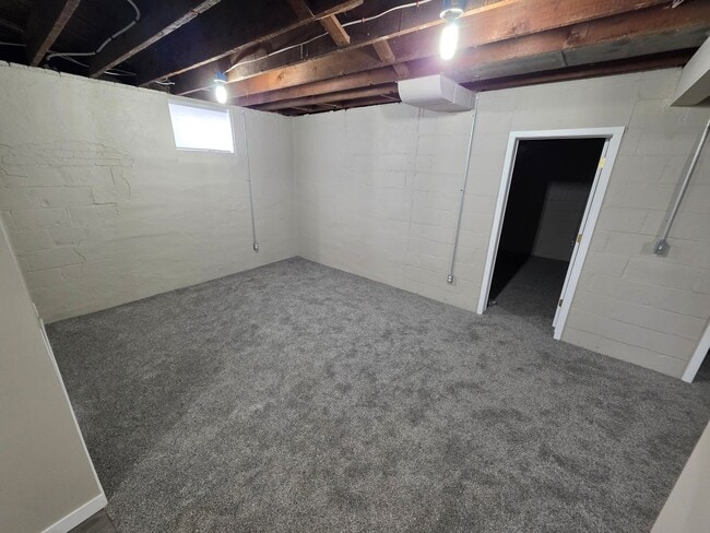 Building Photo - Freshly Remodeled 5 Bedroom Home for Rent