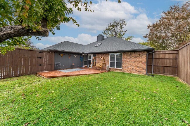 Building Photo - 4636 Versailles Ln