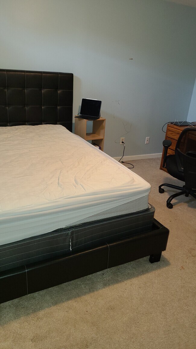 Building Photo - 406 Old Towne Rd