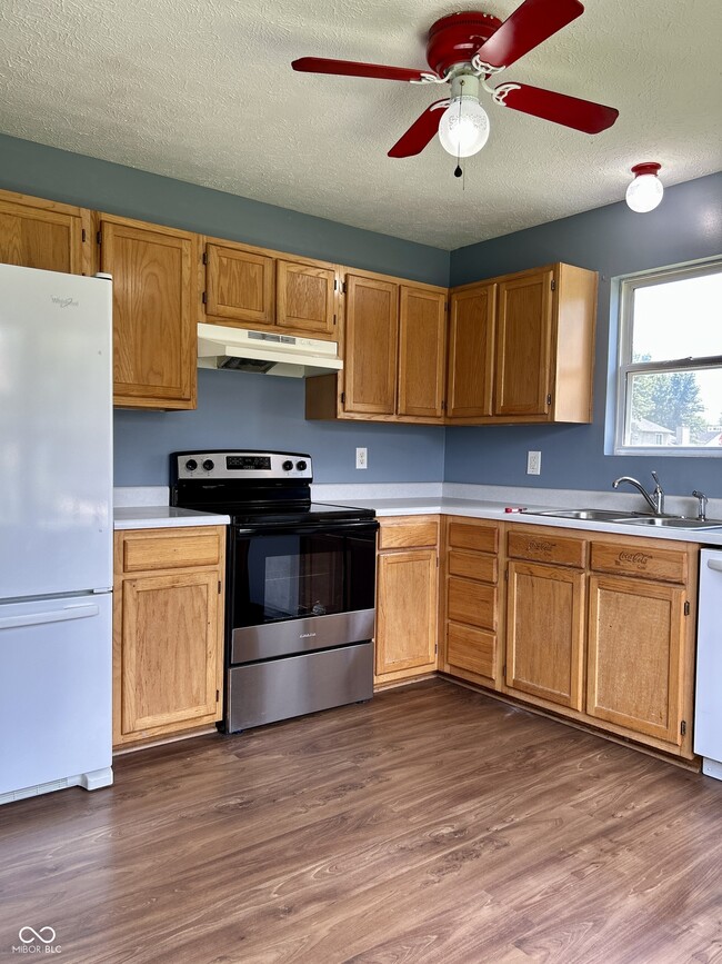 Building Photo - 4204 Sycamore Ct