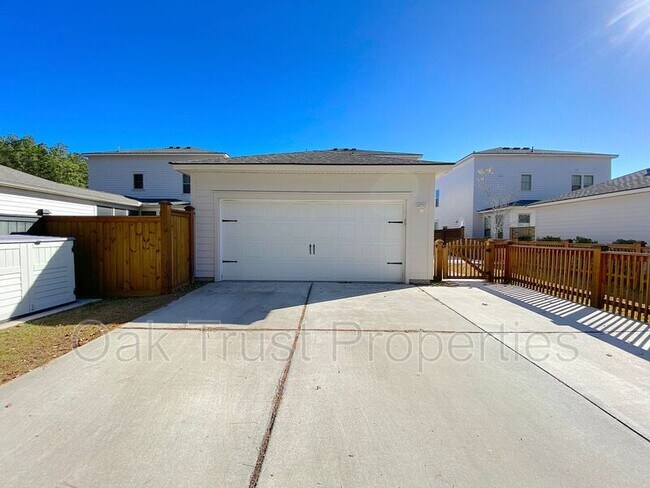 Building Photo - 225 Scholar Way