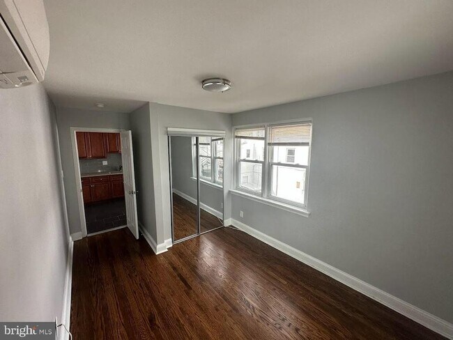 Building Photo - 39 S Easton Rd