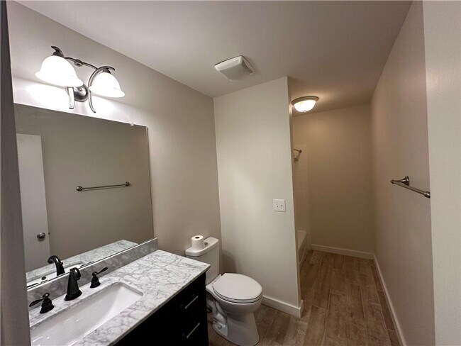 Building Photo - 645 Mt Victoria Pl